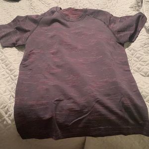 Medium black metal vent tech t shirt lululemon
